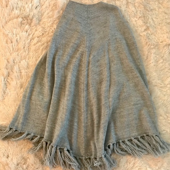 Shawl for women. 🦋 - Picture 2 of 2